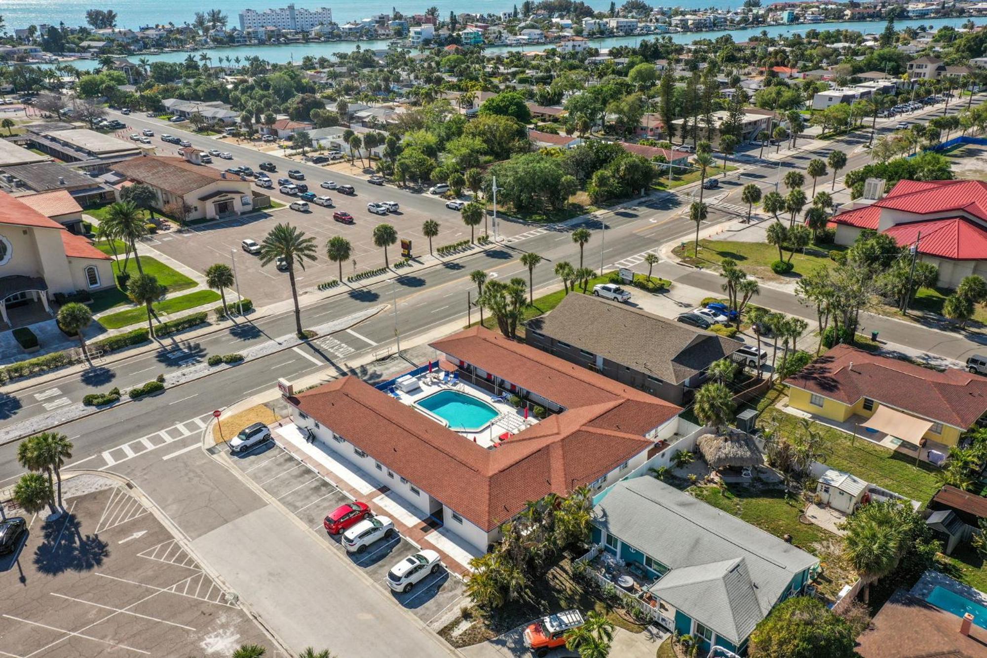 سانت بيتي بيتش Sun Island Motel المظهر الخارجي الصورة