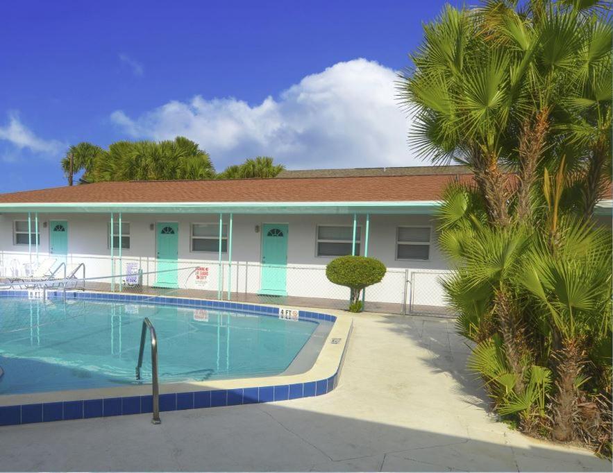 سانت بيتي بيتش Sun Island Motel المظهر الخارجي الصورة